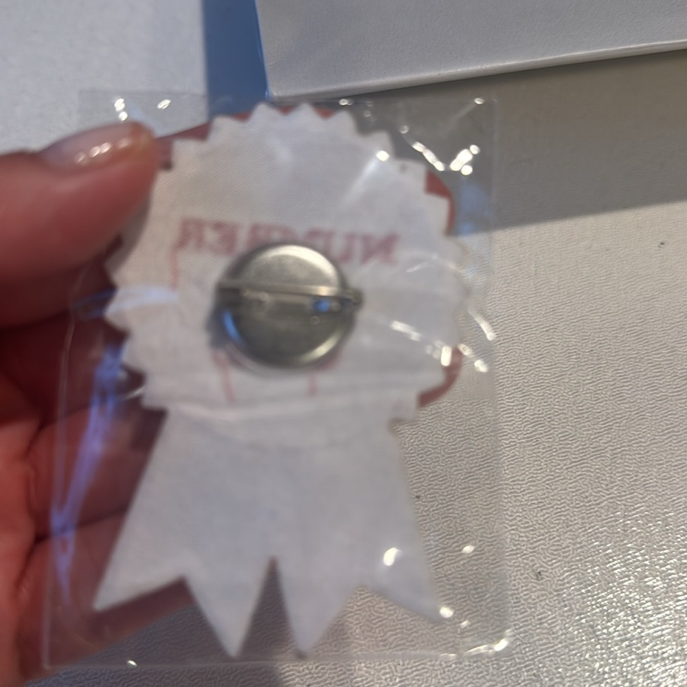 BLACKPINK ROSIE ROSE APT Pins lot - Picture 7 of 8